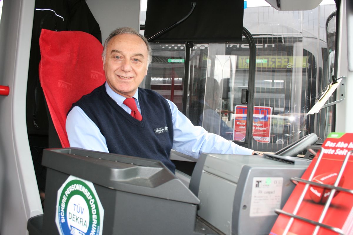 Viele Busfahrerinnen und Busfahrer bei der VHH finden sogenannte "geteilte Dienste" gut