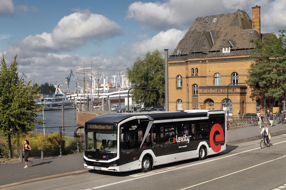 Jeder fünfte VHH-Bus, der auf den Straßen in Hamburg und Schleswig-Holstein unterwegs ist, ist ein Elektro-Bus.